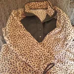 Cheetah pullover